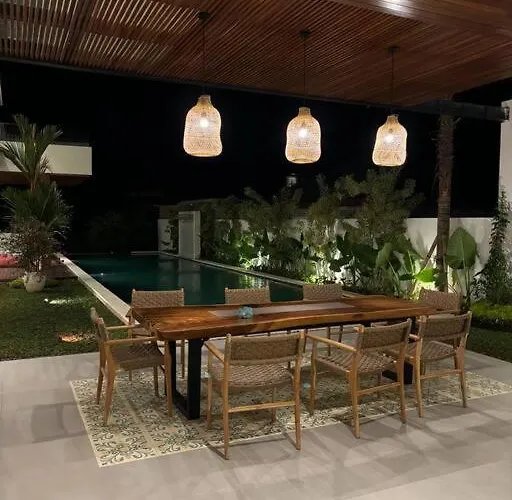 Umah Healing: Exceptional 7br In Villa *