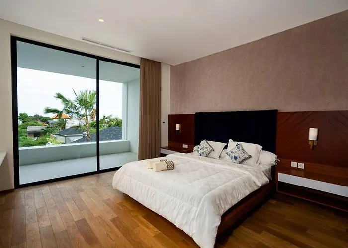 Villa Umah Healing: Exceptional 7br In *